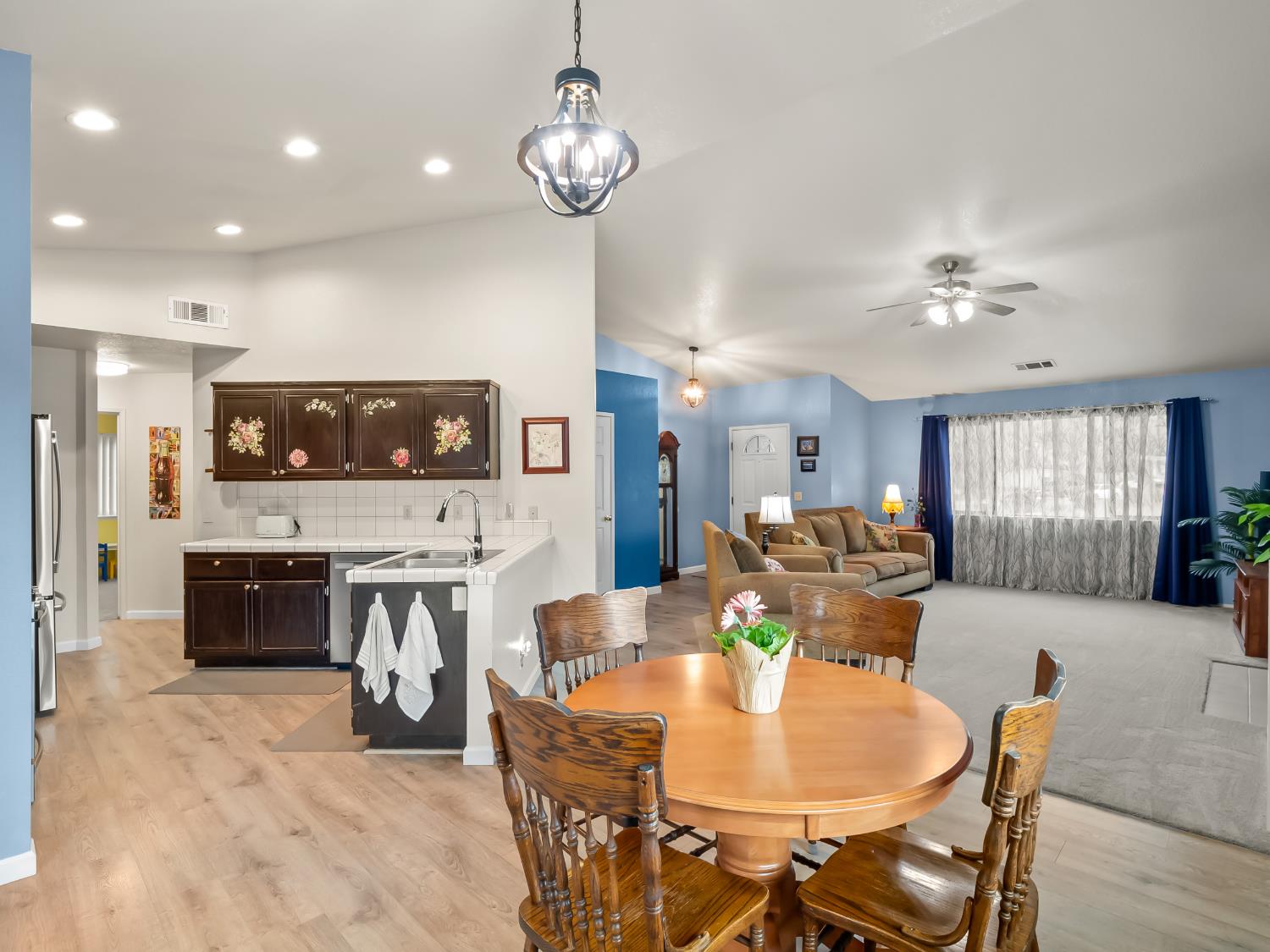 1708 Echo Canyon Ave, Coalinga, CA 93210