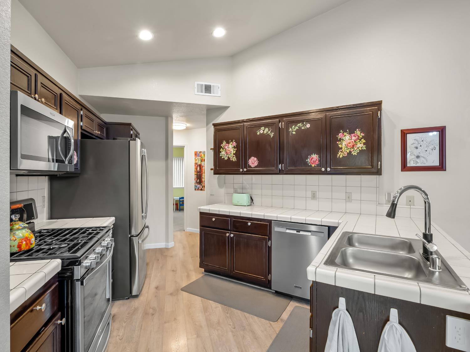 1708 Echo Canyon Ave, Coalinga, CA 93210