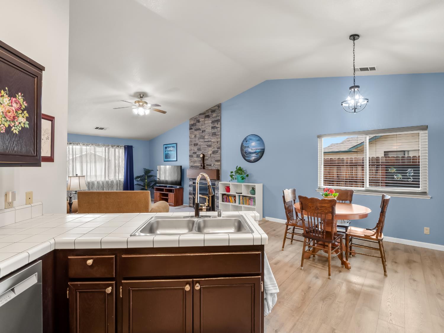 1708 Echo Canyon Ave, Coalinga, CA 93210