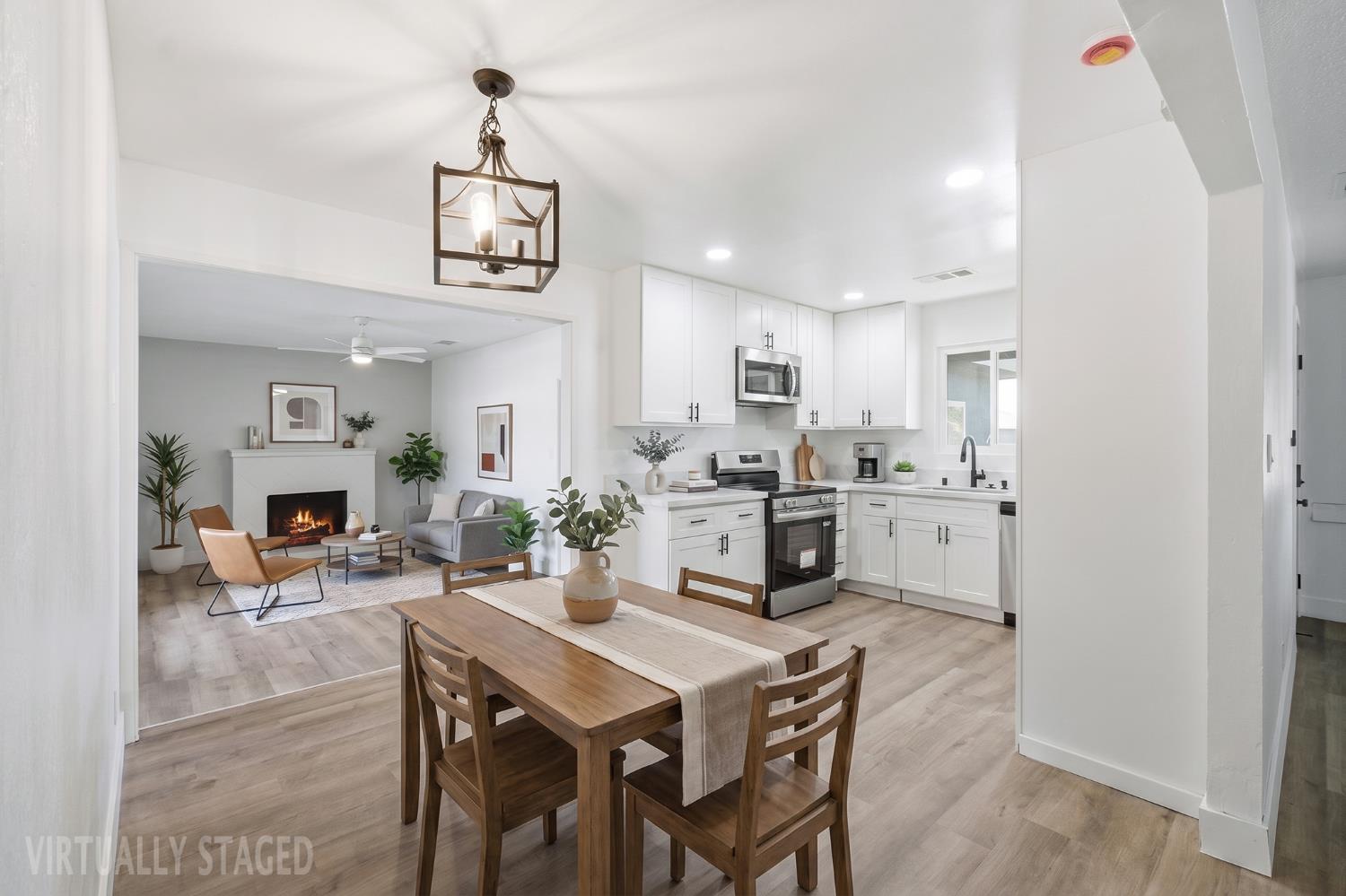 821 W Fairmont Ave, Clovis, CA 93612