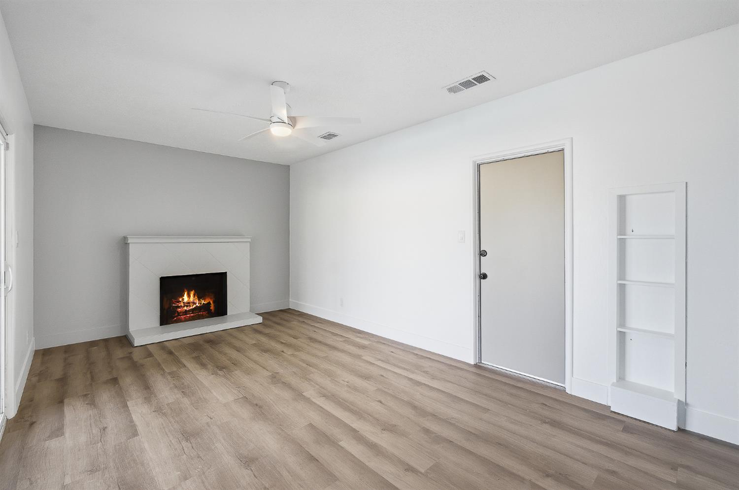 821 W Fairmont Ave, Clovis, CA 93612