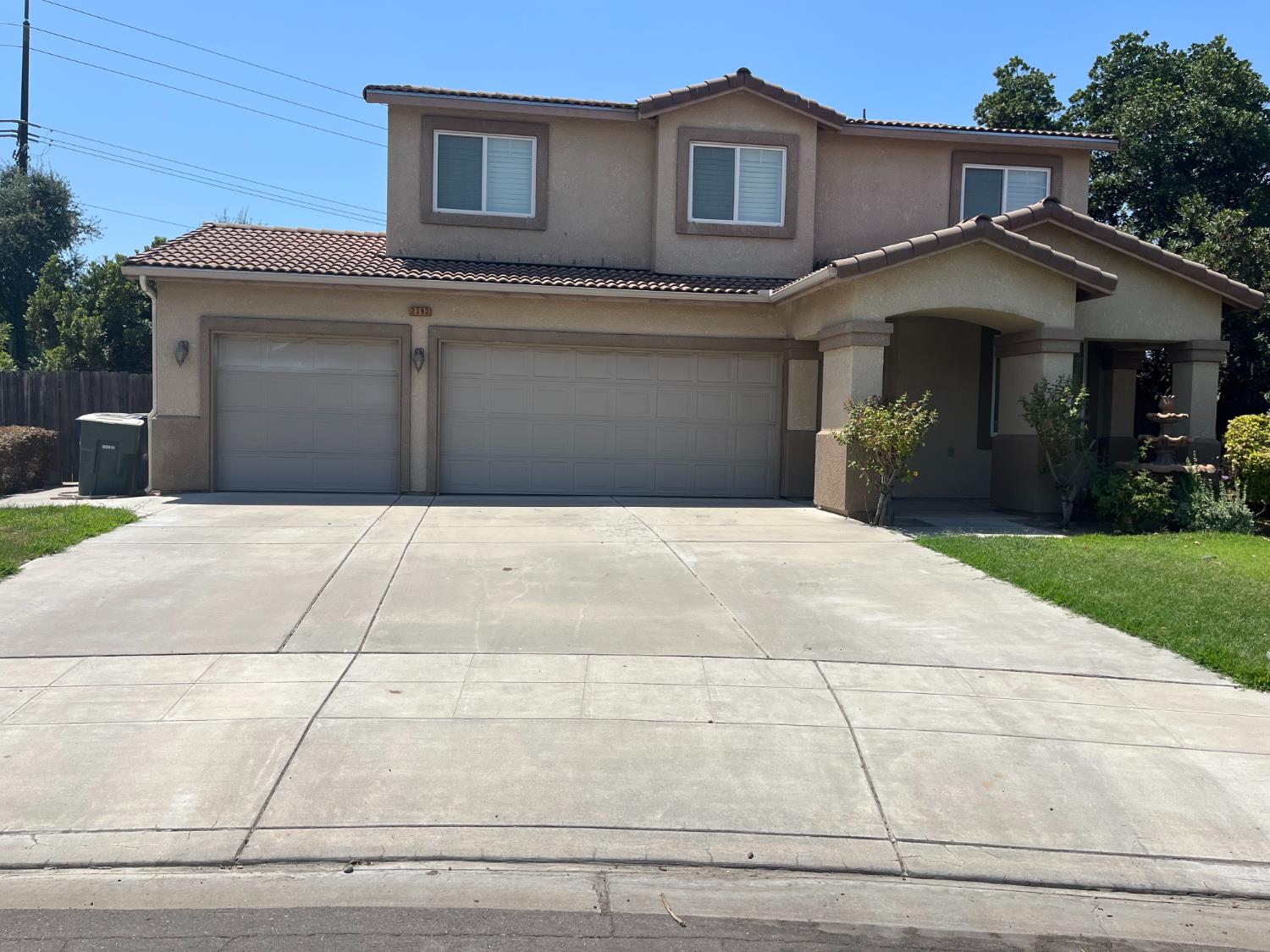 2392 S Playa, Fresno, CA 93727