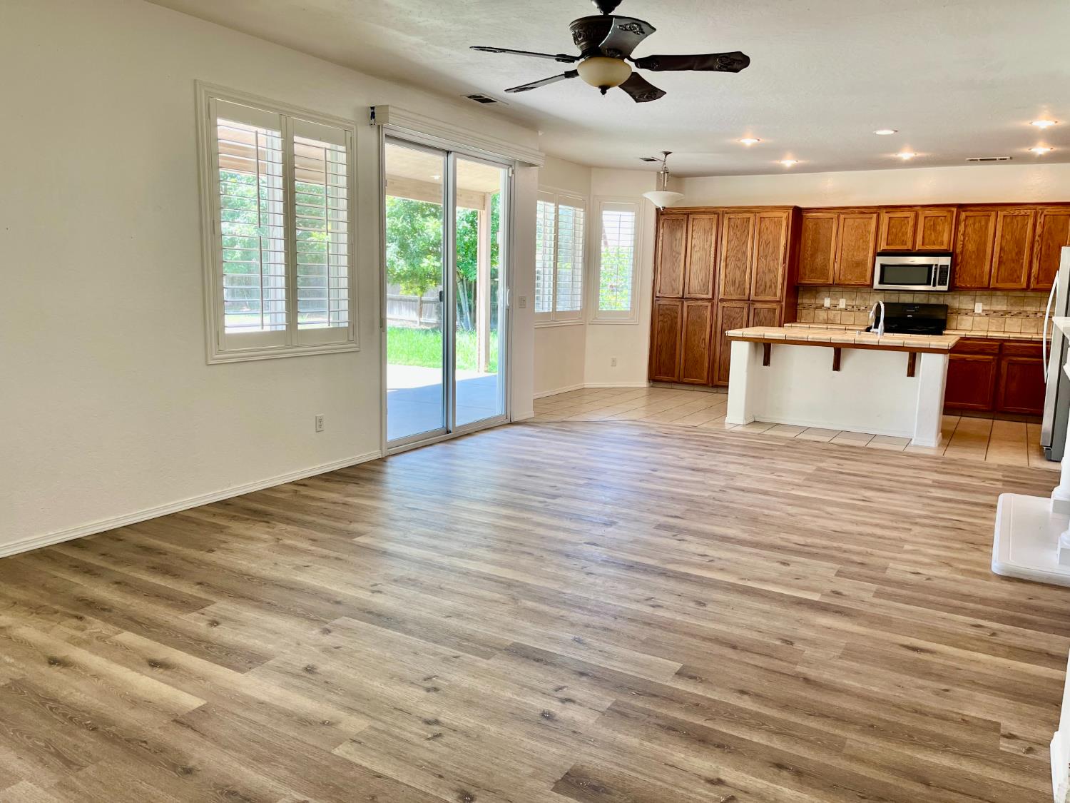 2392 S Playa, Fresno, CA 93727