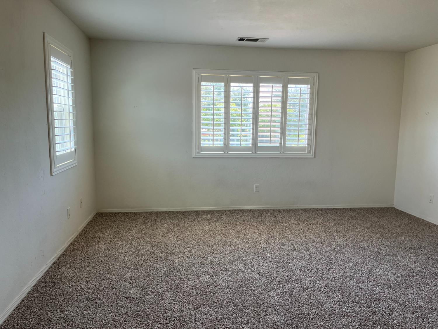 2392 S Playa, Fresno, CA 93727