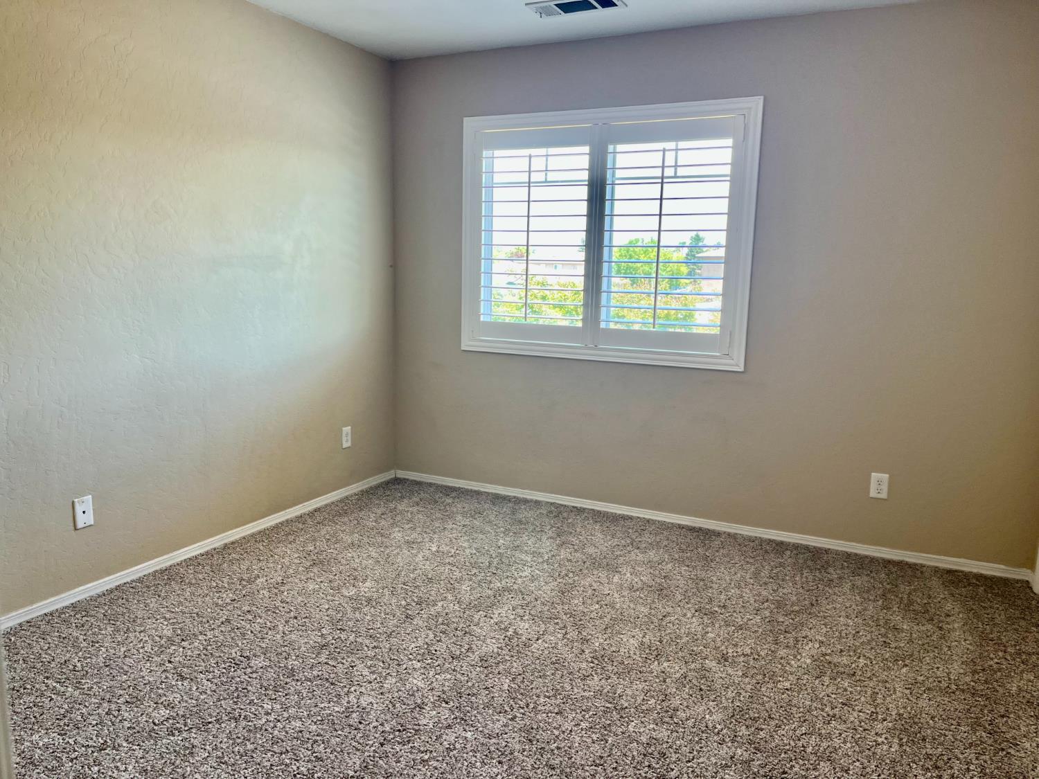 2392 S Playa, Fresno, CA 93727