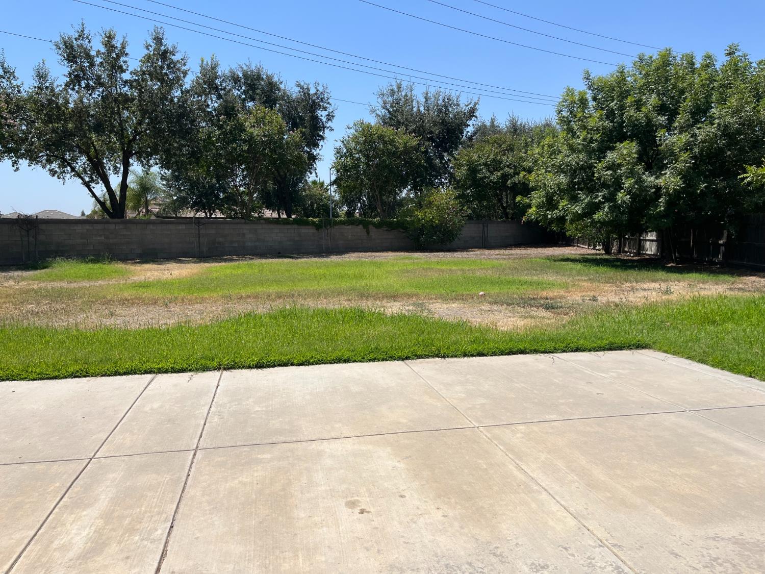 2392 S Playa, Fresno, CA 93727