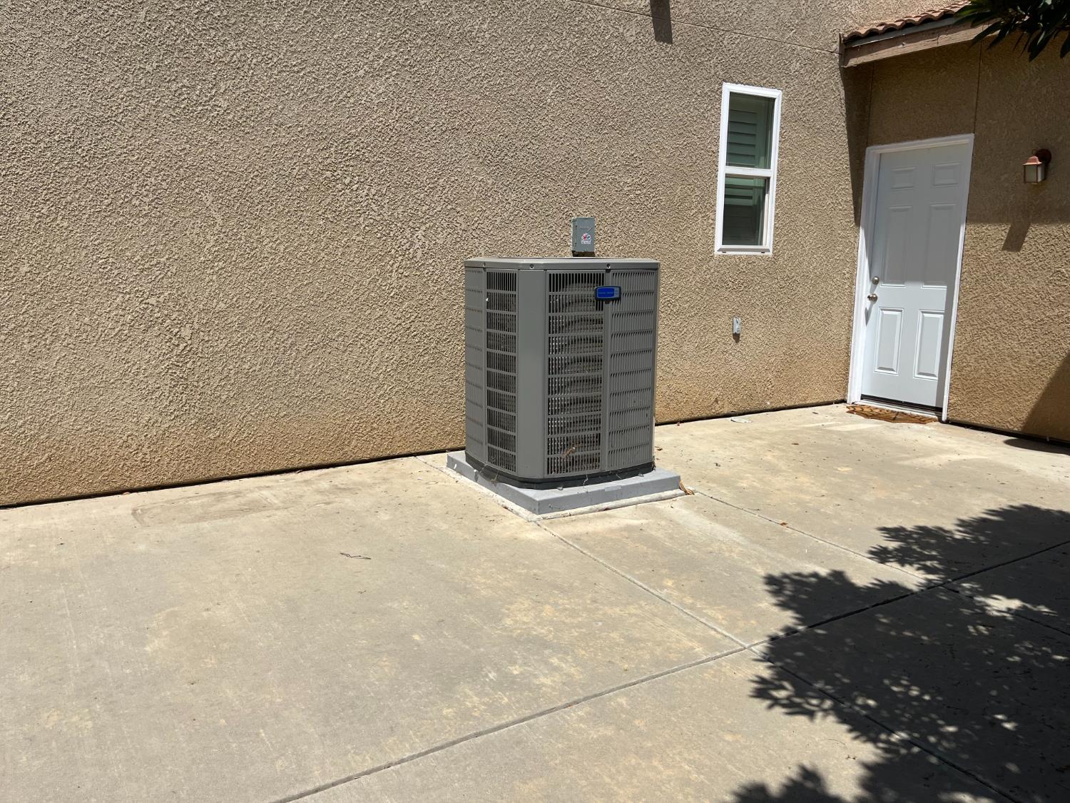 2392 S Playa, Fresno, CA 93727
