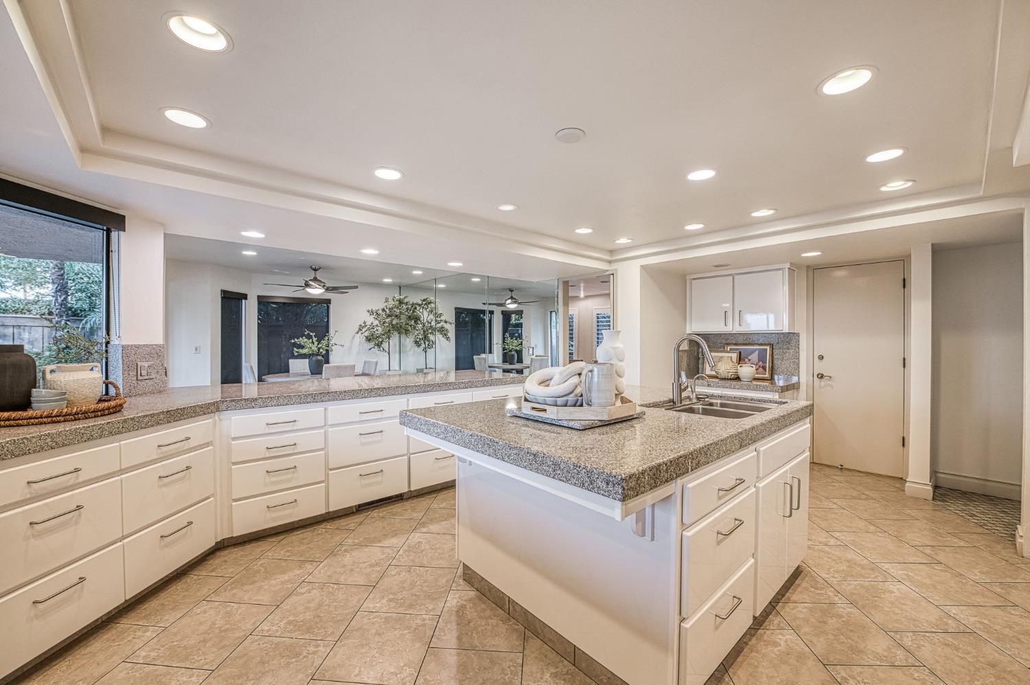 2788 W Bluff Ave, Fresno, CA 93711