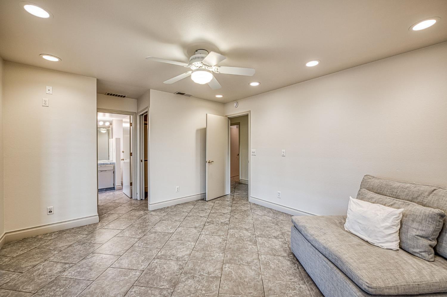 2788 W Bluff Ave, Fresno, CA 93711