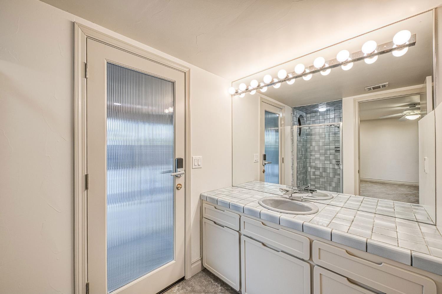 2788 W Bluff Ave, Fresno, CA 93711