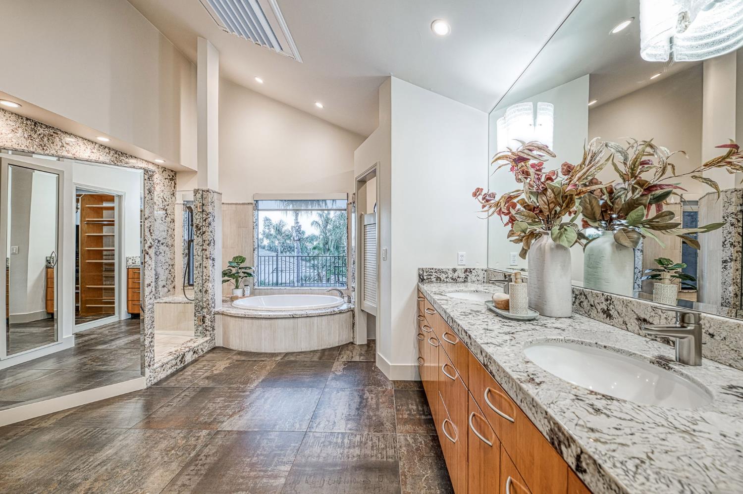 2788 W Bluff Ave, Fresno, CA 93711