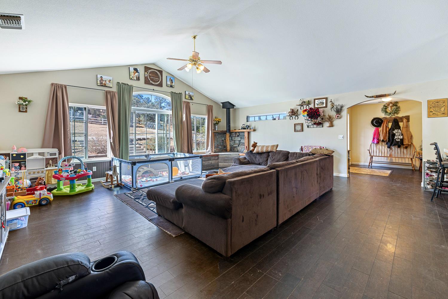 28354 Burrough Valley Rd, Tollhouse, CA 93667
