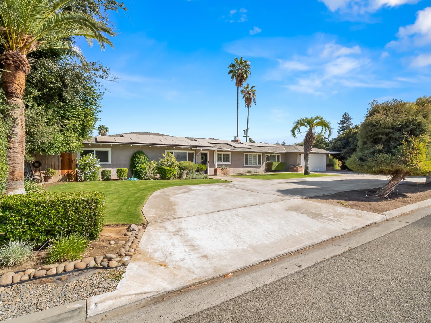 5264 N Fruit Ave, Fresno, CA 93711