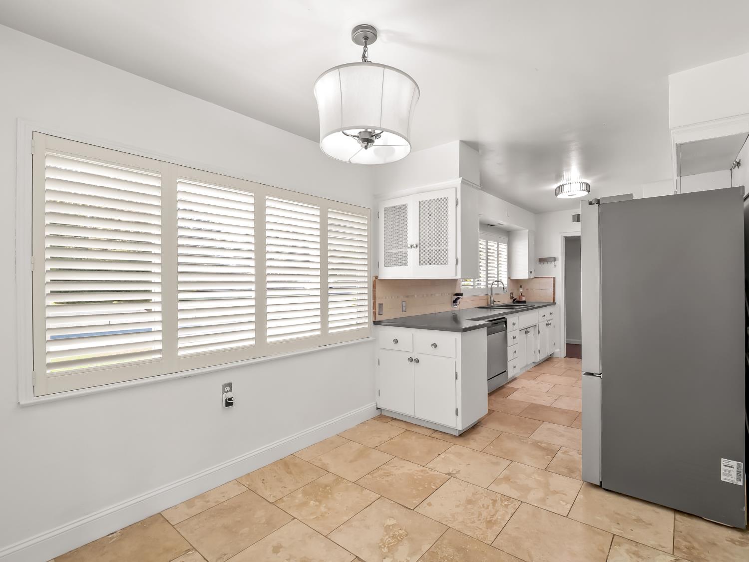 5264 N Fruit Ave, Fresno, CA 93711