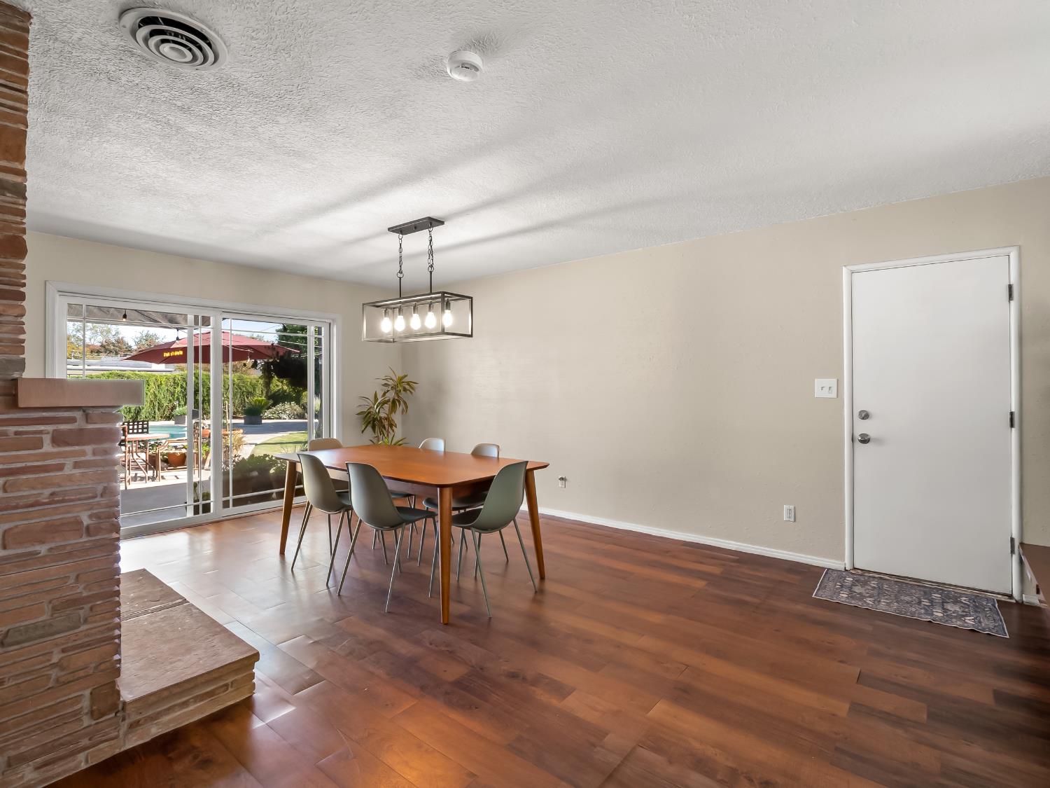 5264 N Fruit Ave, Fresno, CA 93711