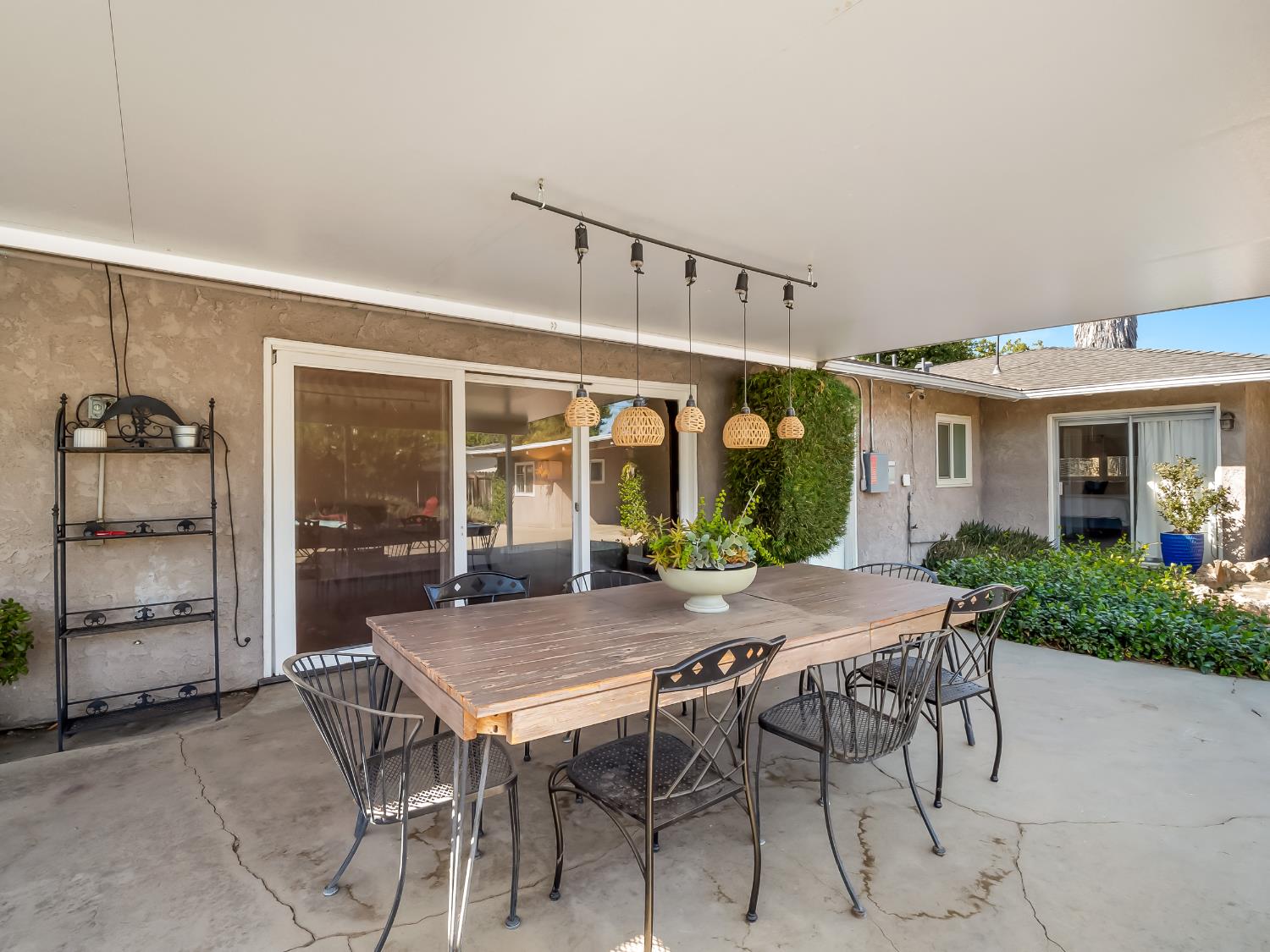 5264 N Fruit Ave, Fresno, CA 93711