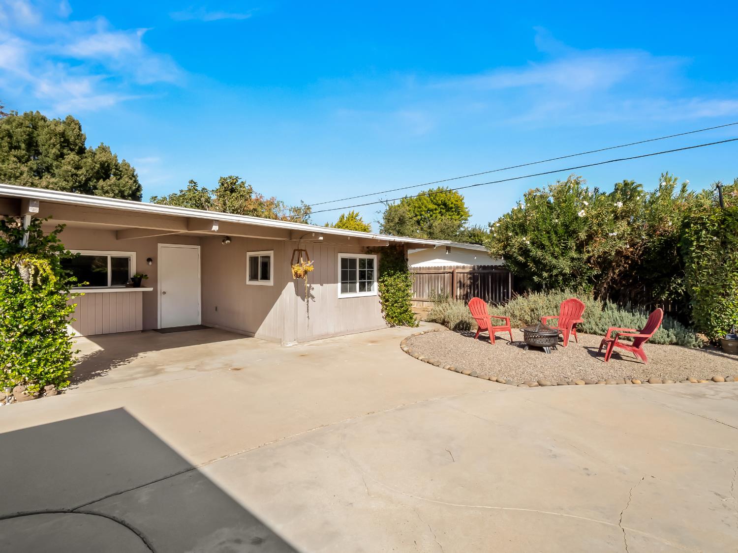 5264 N Fruit Ave, Fresno, CA 93711