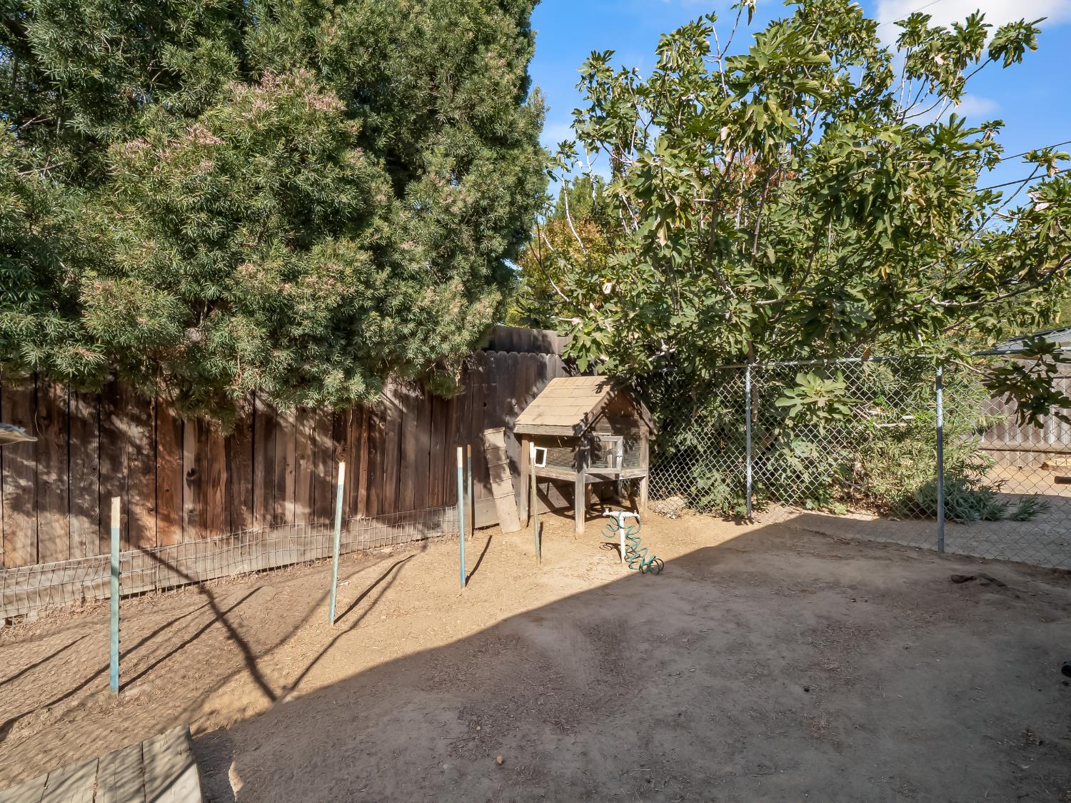 5264 N Fruit Ave, Fresno, CA 93711