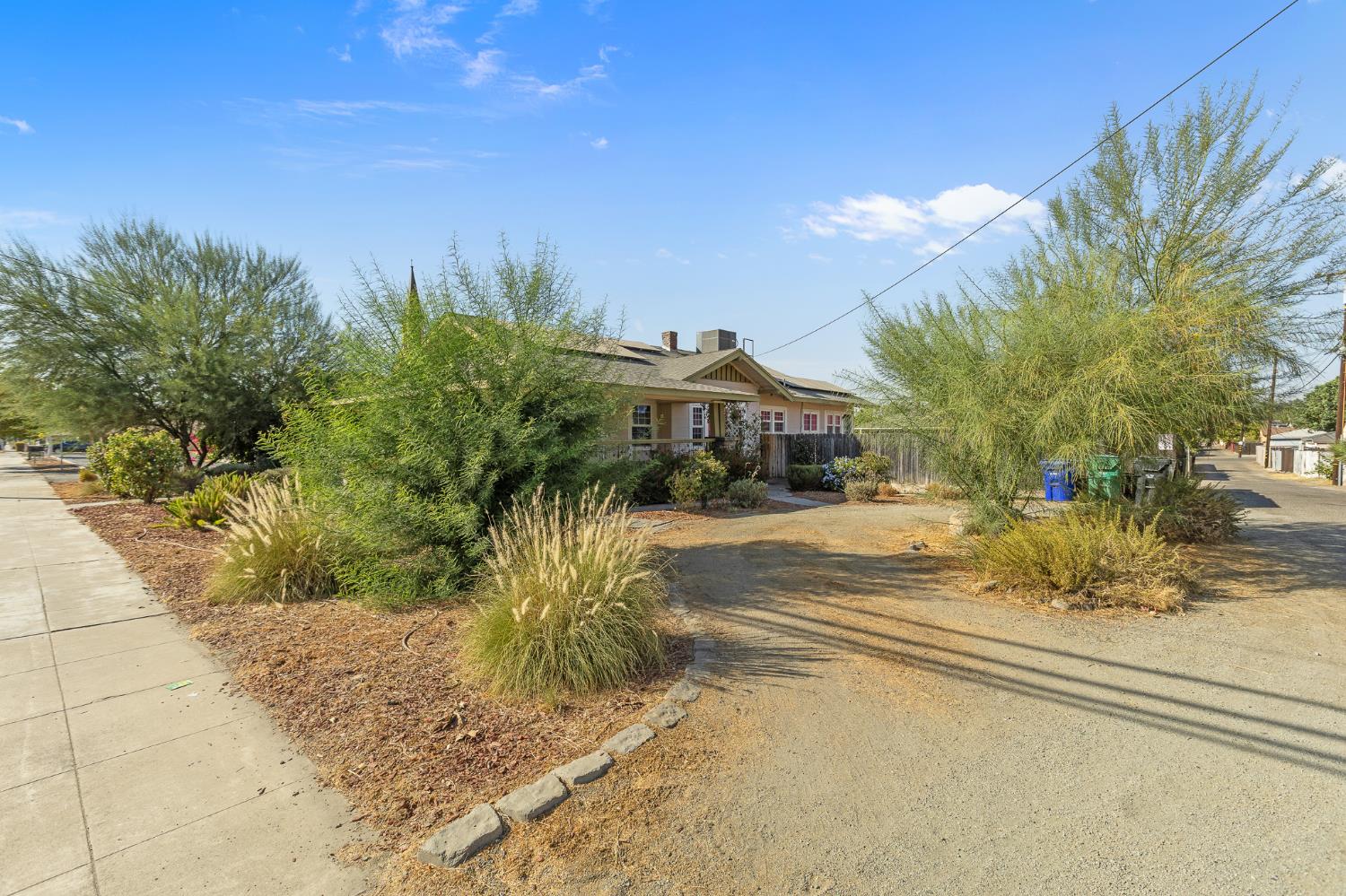 496 E Putnam, Porterville, CA 93257