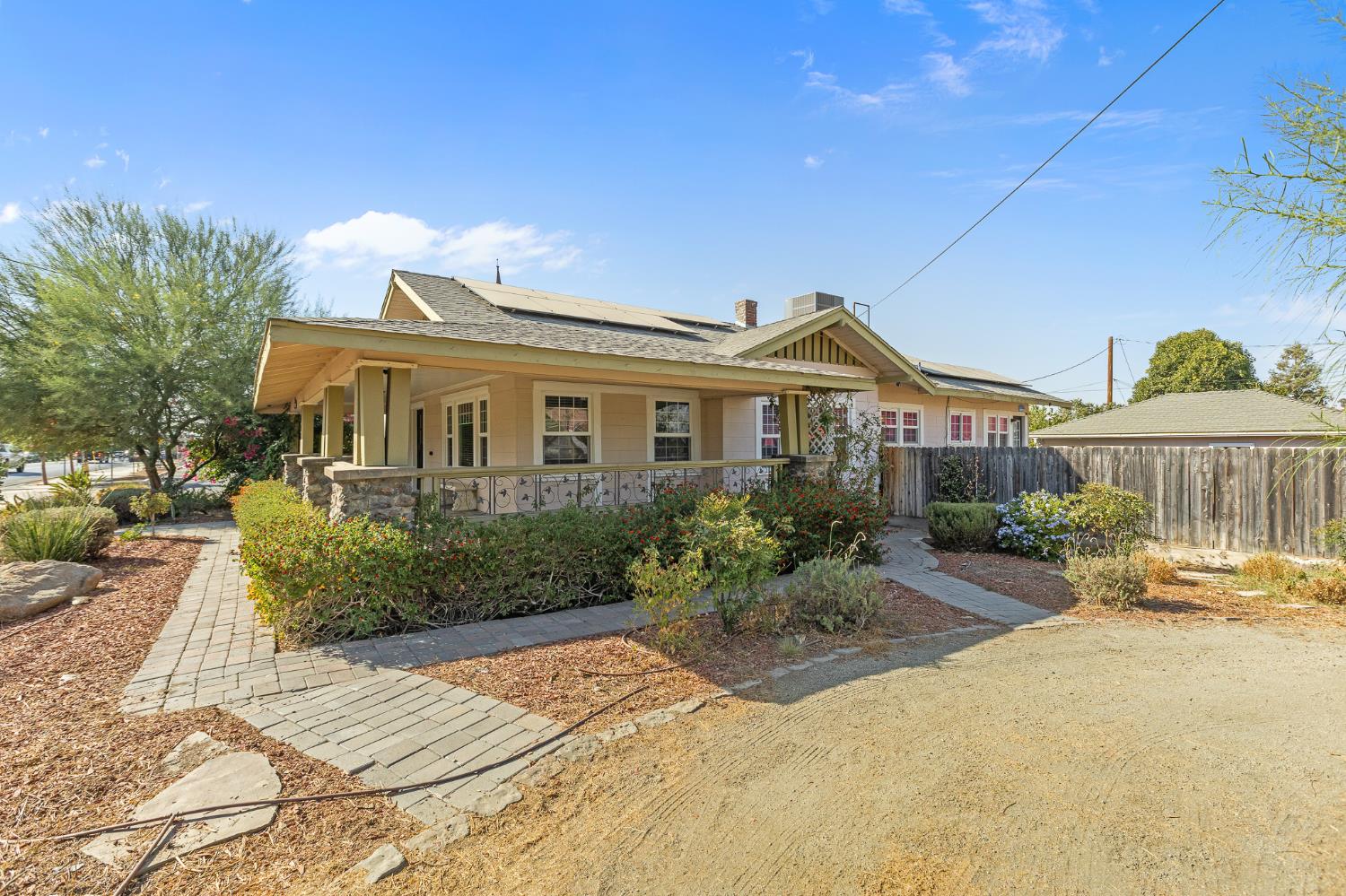 496 E Putnam, Porterville, CA 93257