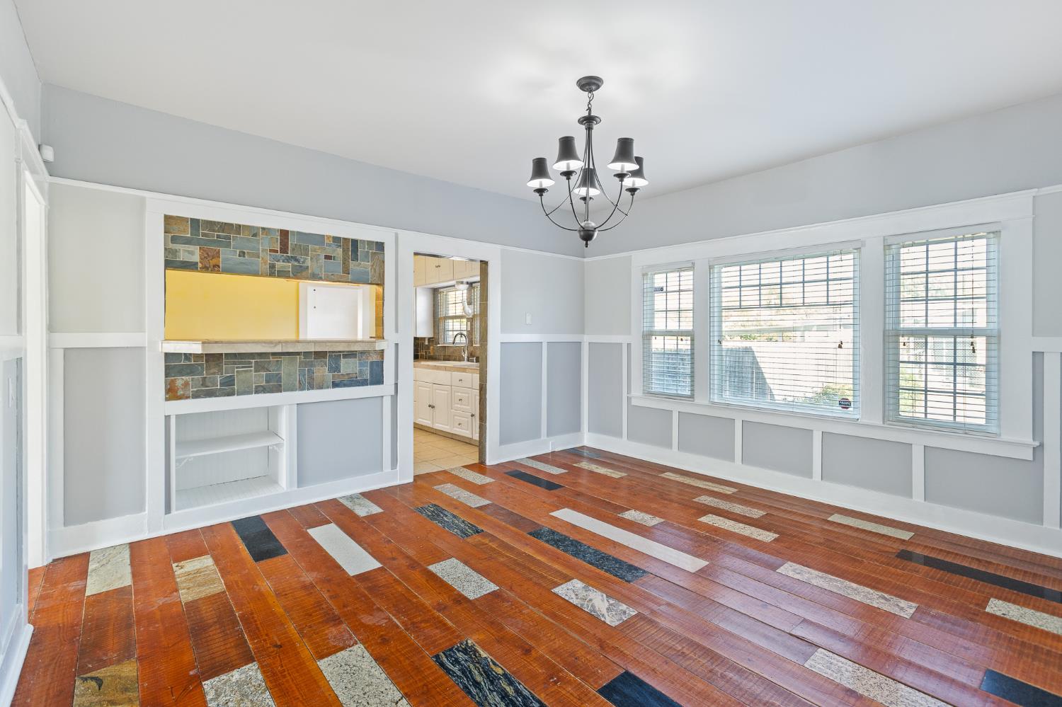 496 E Putnam, Porterville, CA 93257