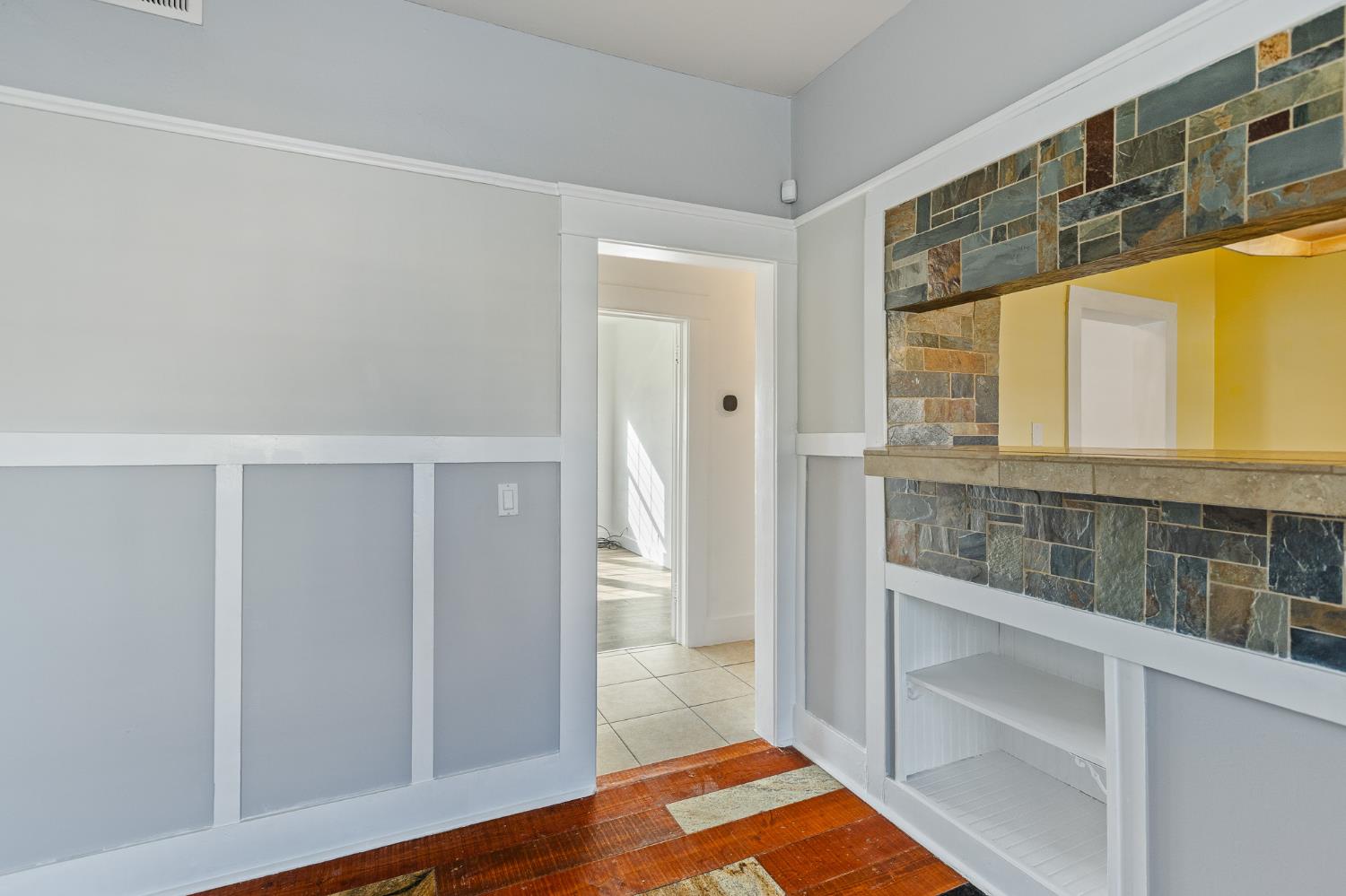 496 E Putnam, Porterville, CA 93257