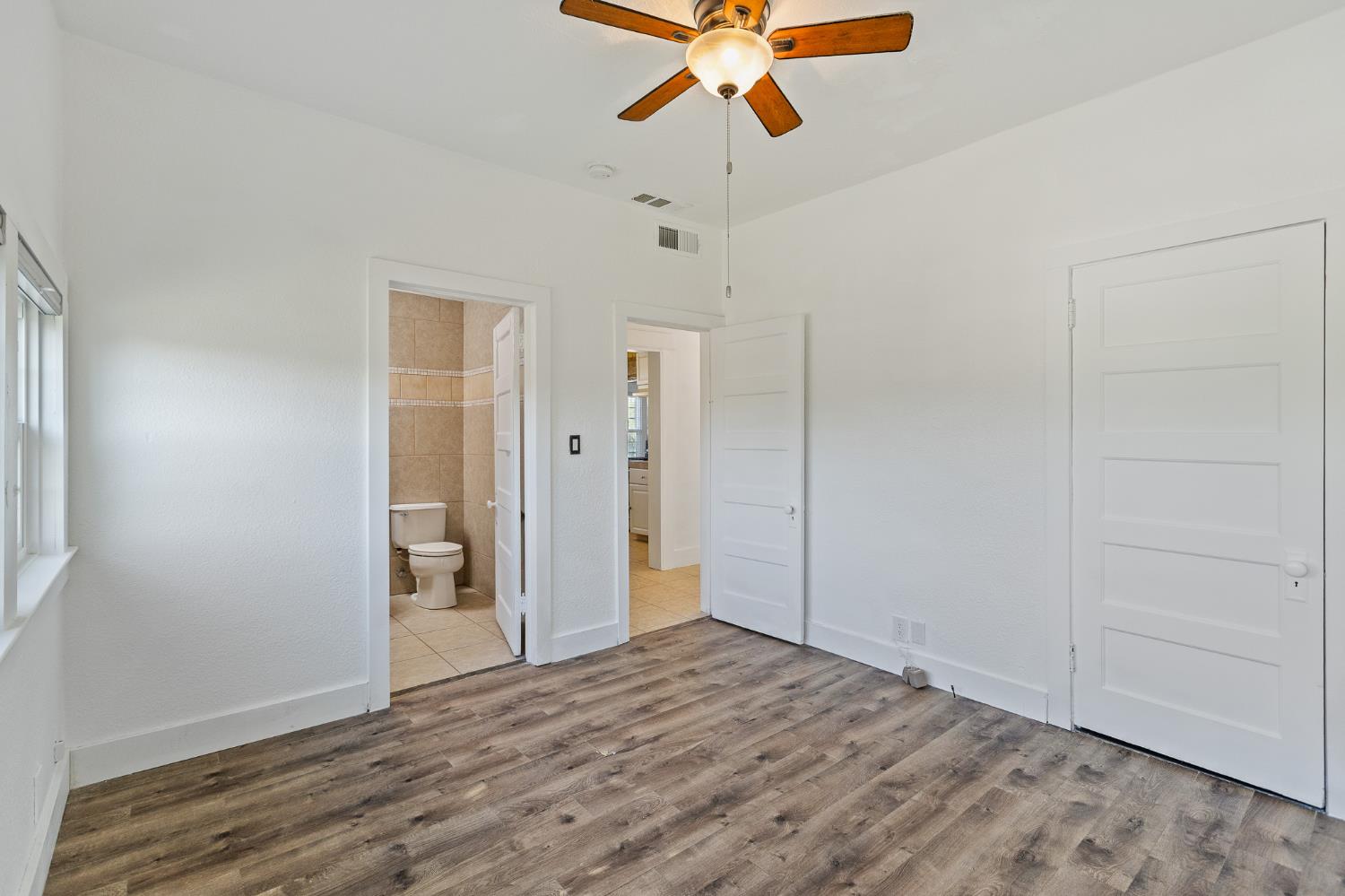 496 E Putnam, Porterville, CA 93257