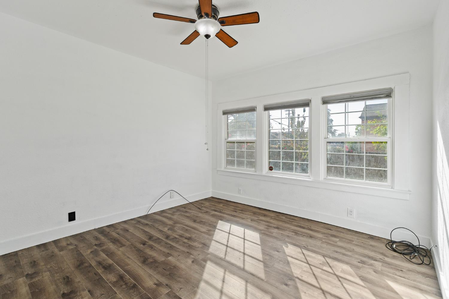 496 E Putnam, Porterville, CA 93257