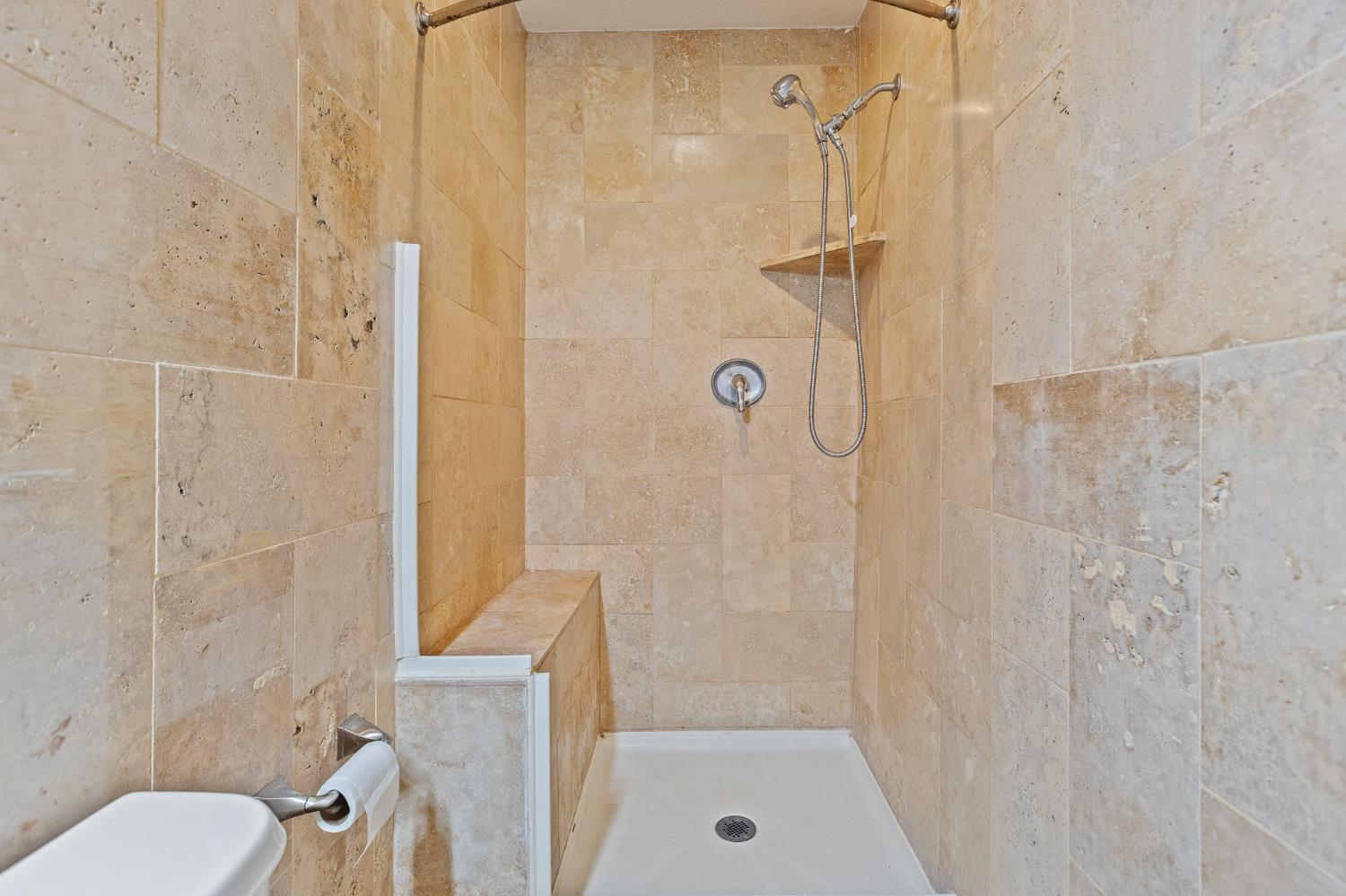 496 E Putnam, Porterville, CA 93257