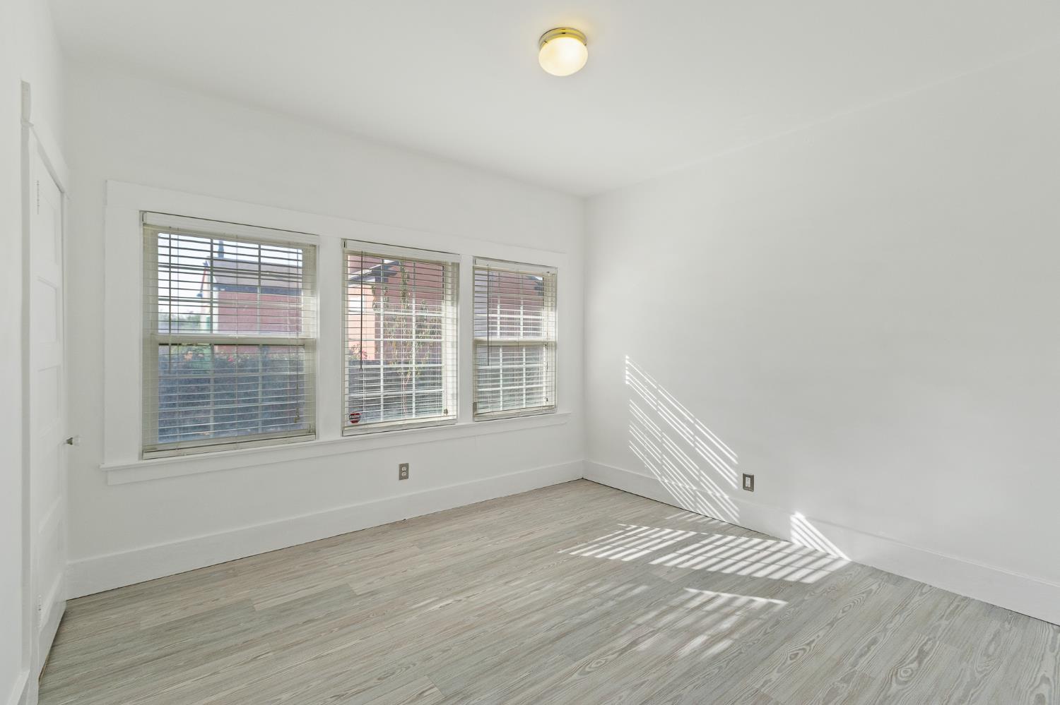 496 E Putnam, Porterville, CA 93257