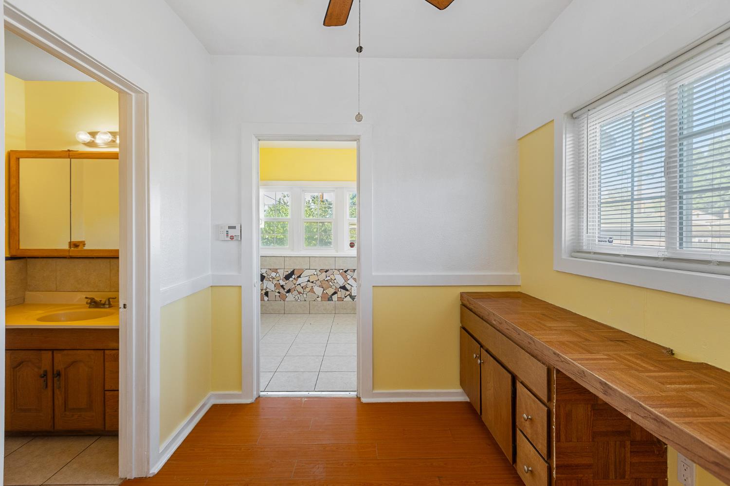 496 E Putnam, Porterville, CA 93257