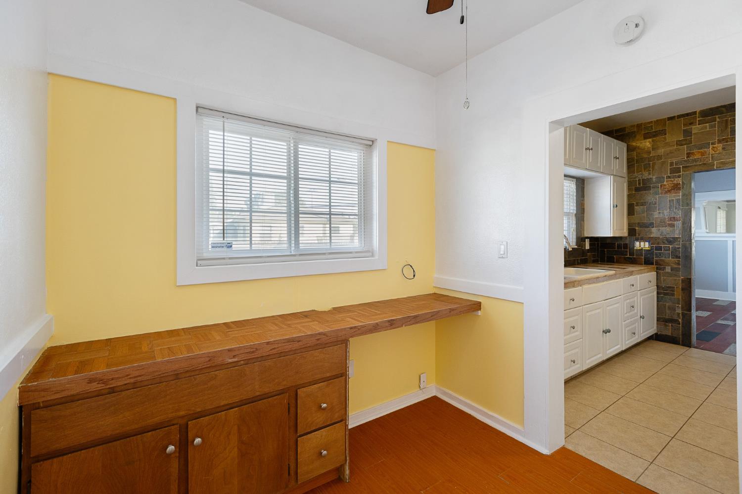 496 E Putnam, Porterville, CA 93257