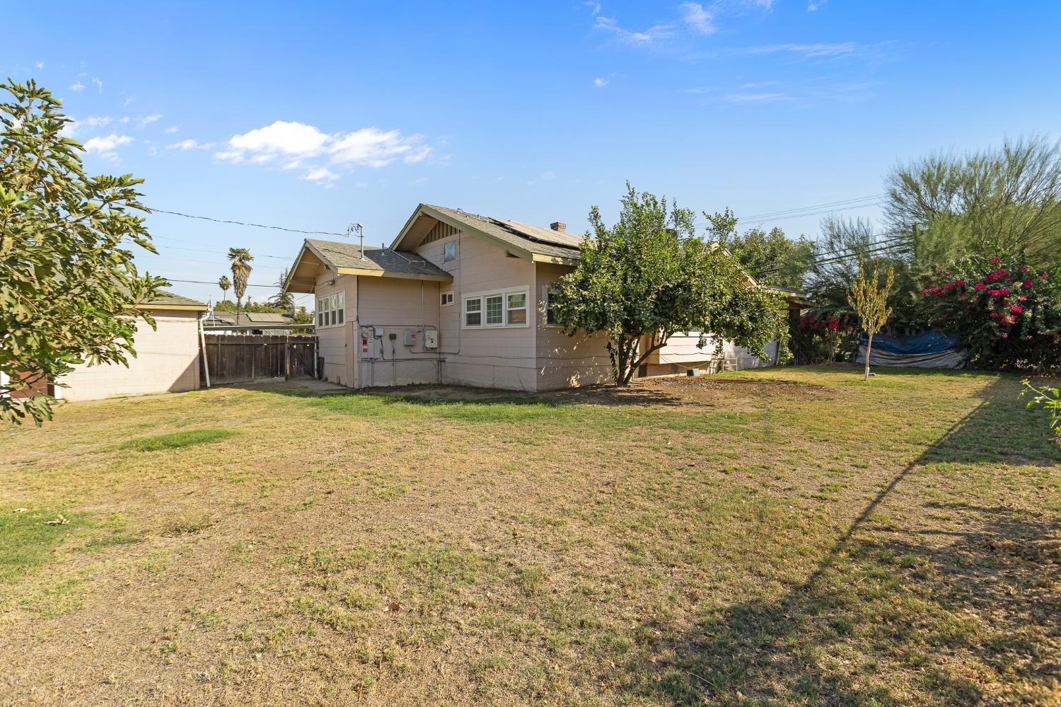 496 E Putnam, Porterville, CA 93257