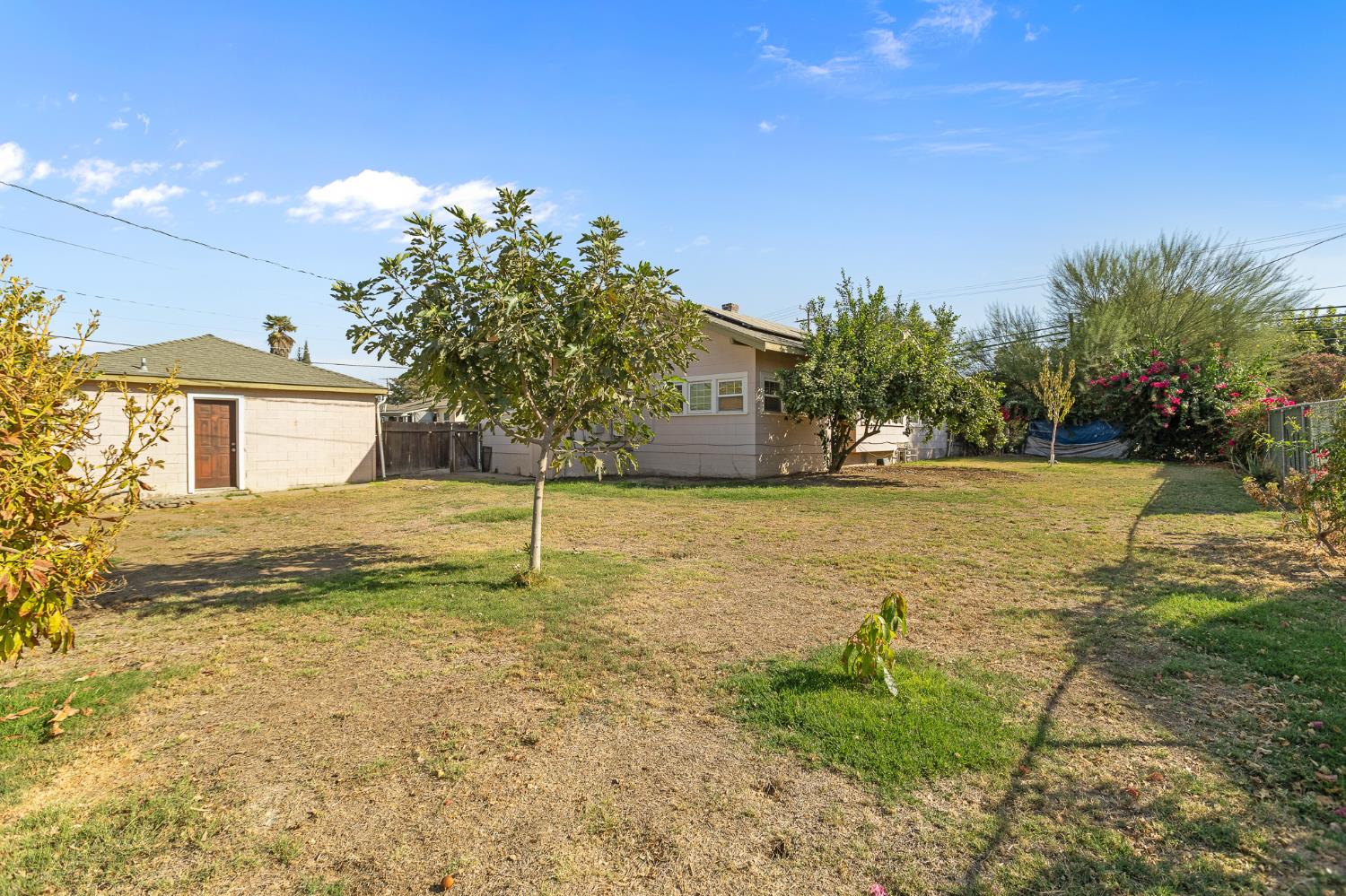 496 E Putnam, Porterville, CA 93257