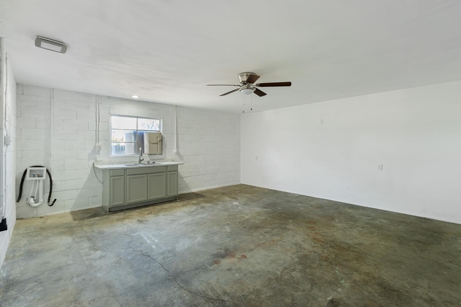496 E Putnam, Porterville, CA 93257