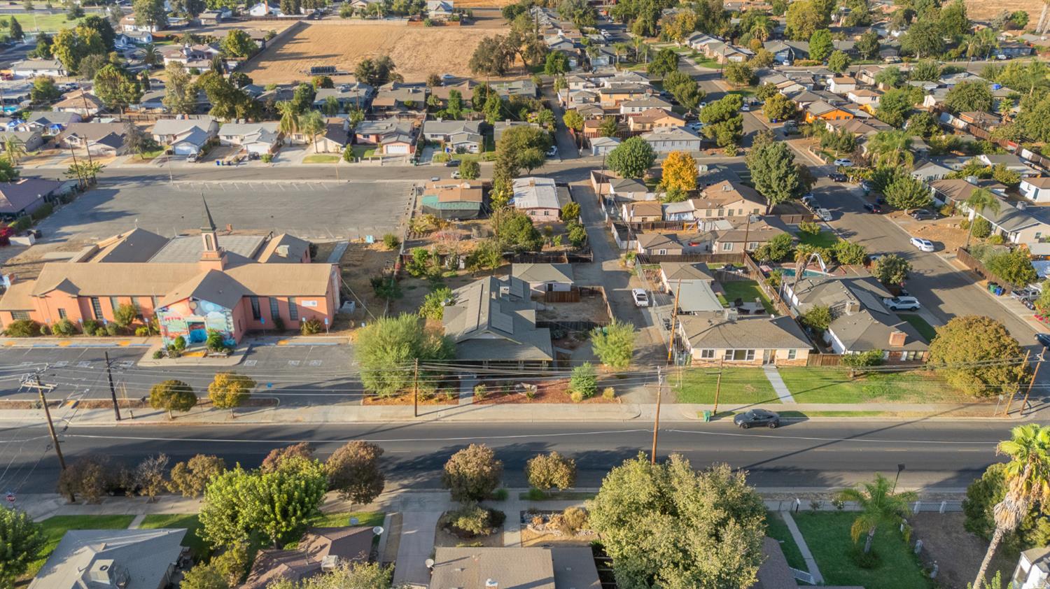 496 E Putnam, Porterville, CA 93257