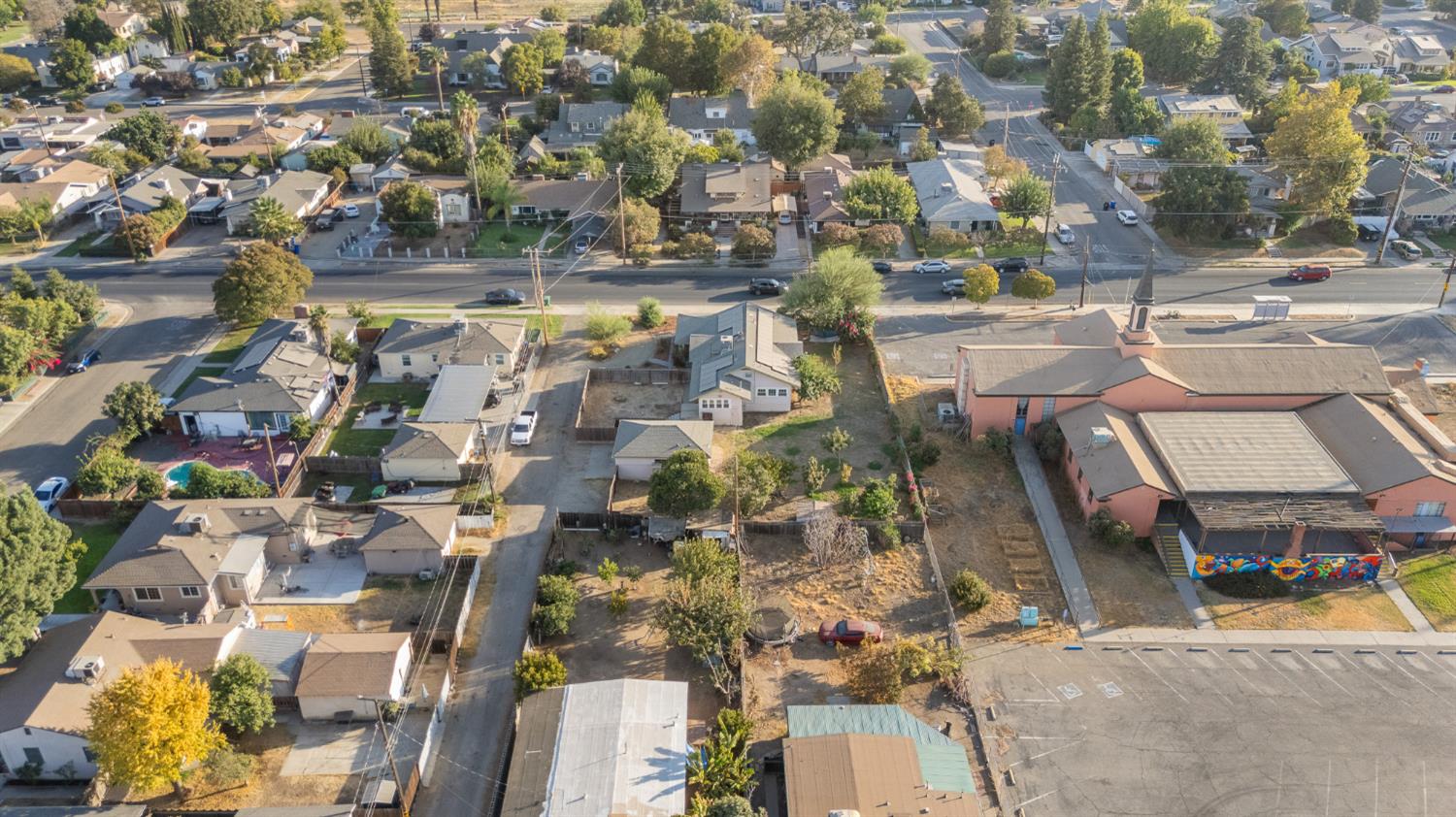 496 E Putnam, Porterville, CA 93257