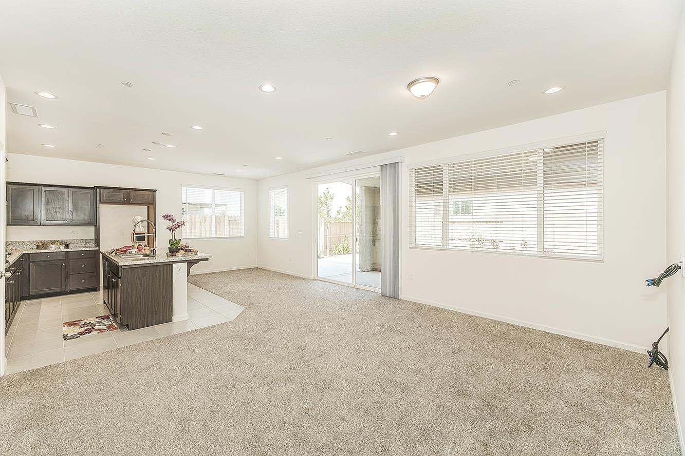 4161 Mitchell Ave, Clovis, CA 93619