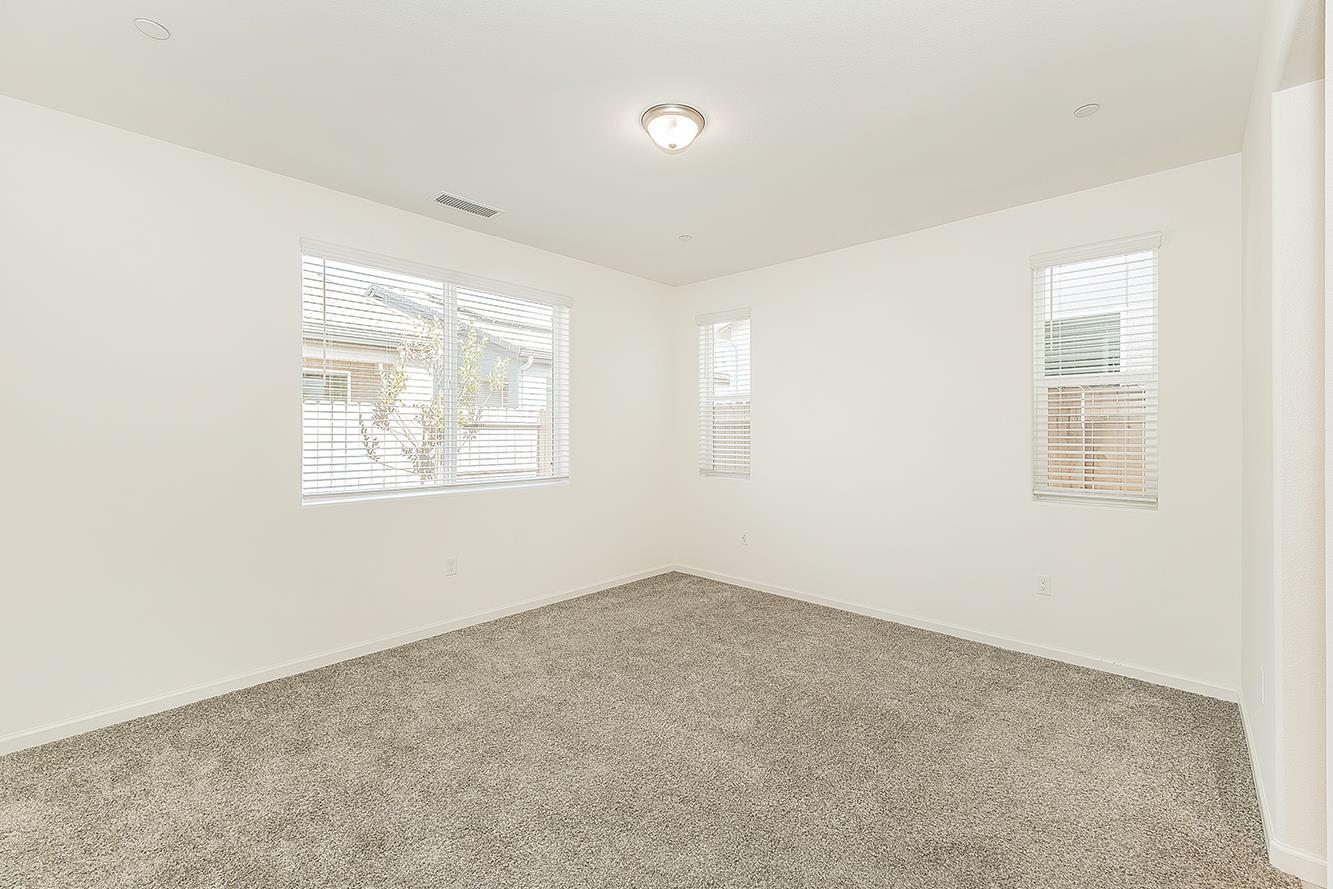 4161 Mitchell Ave, Clovis, CA 93619
