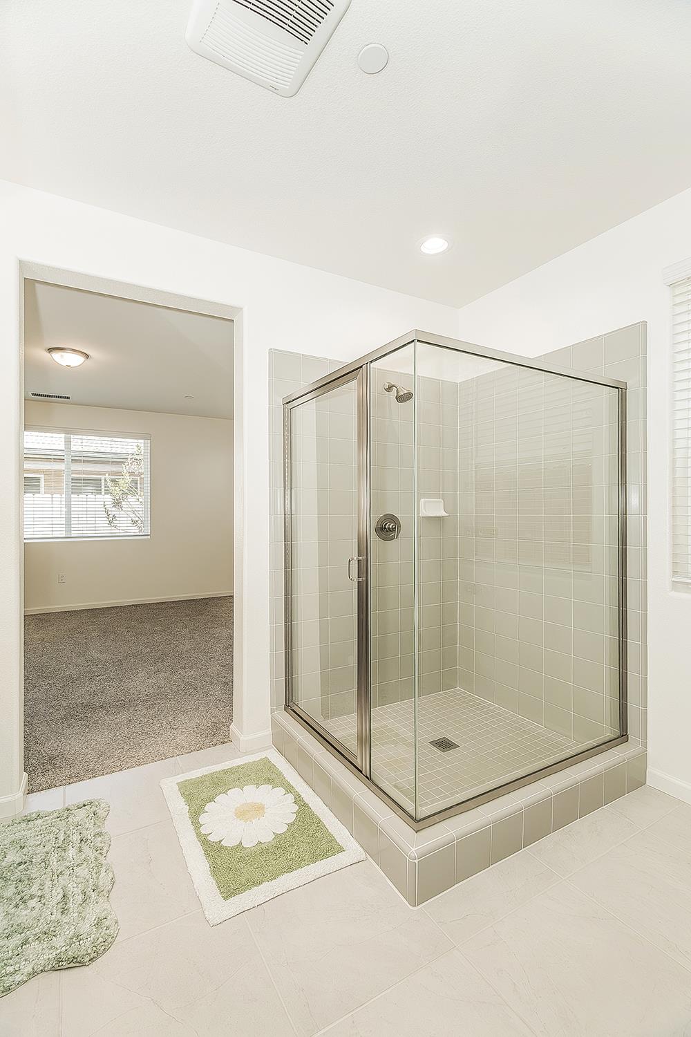 4161 Mitchell Ave, Clovis, CA 93619