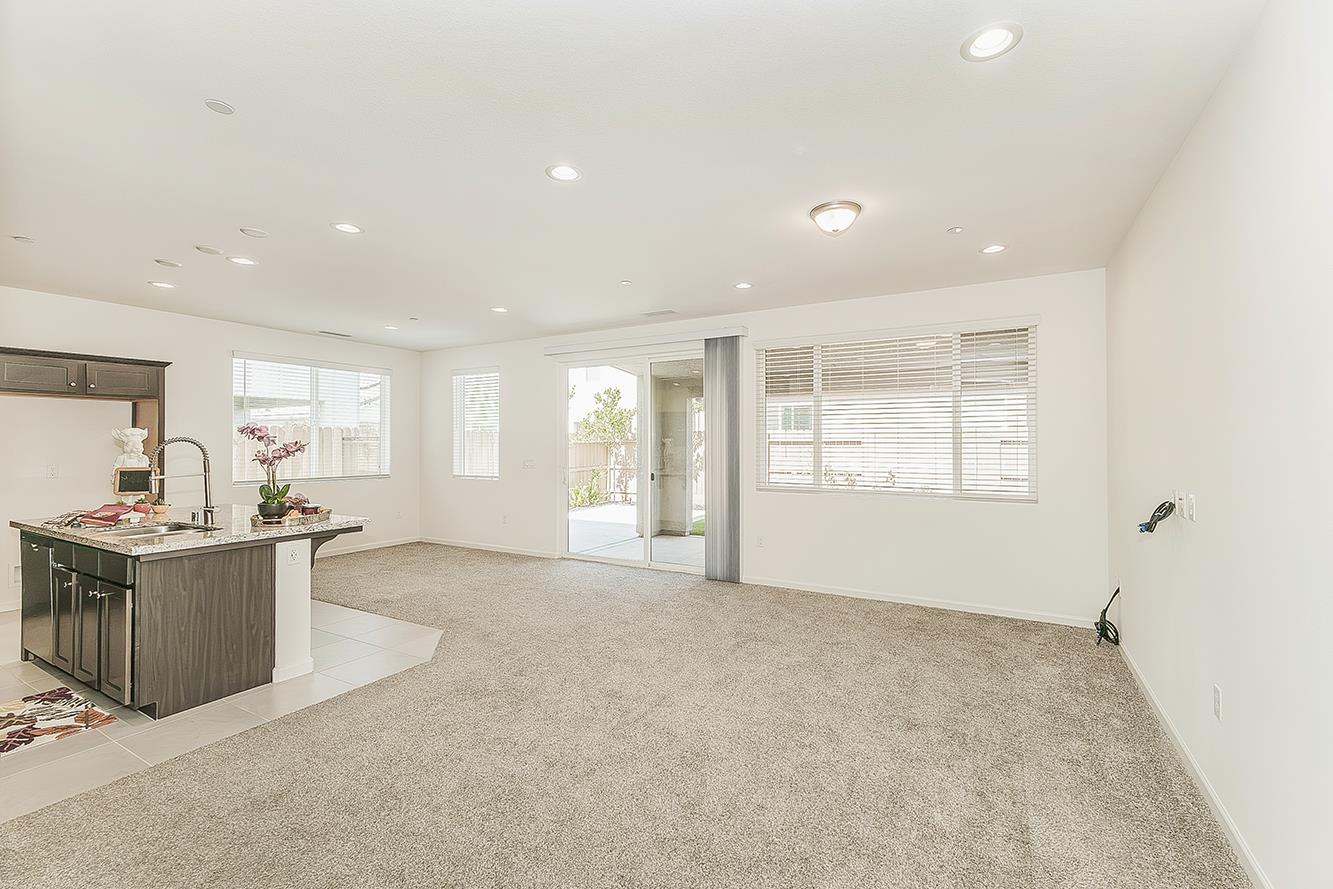 4161 Mitchell Ave, Clovis, CA 93619