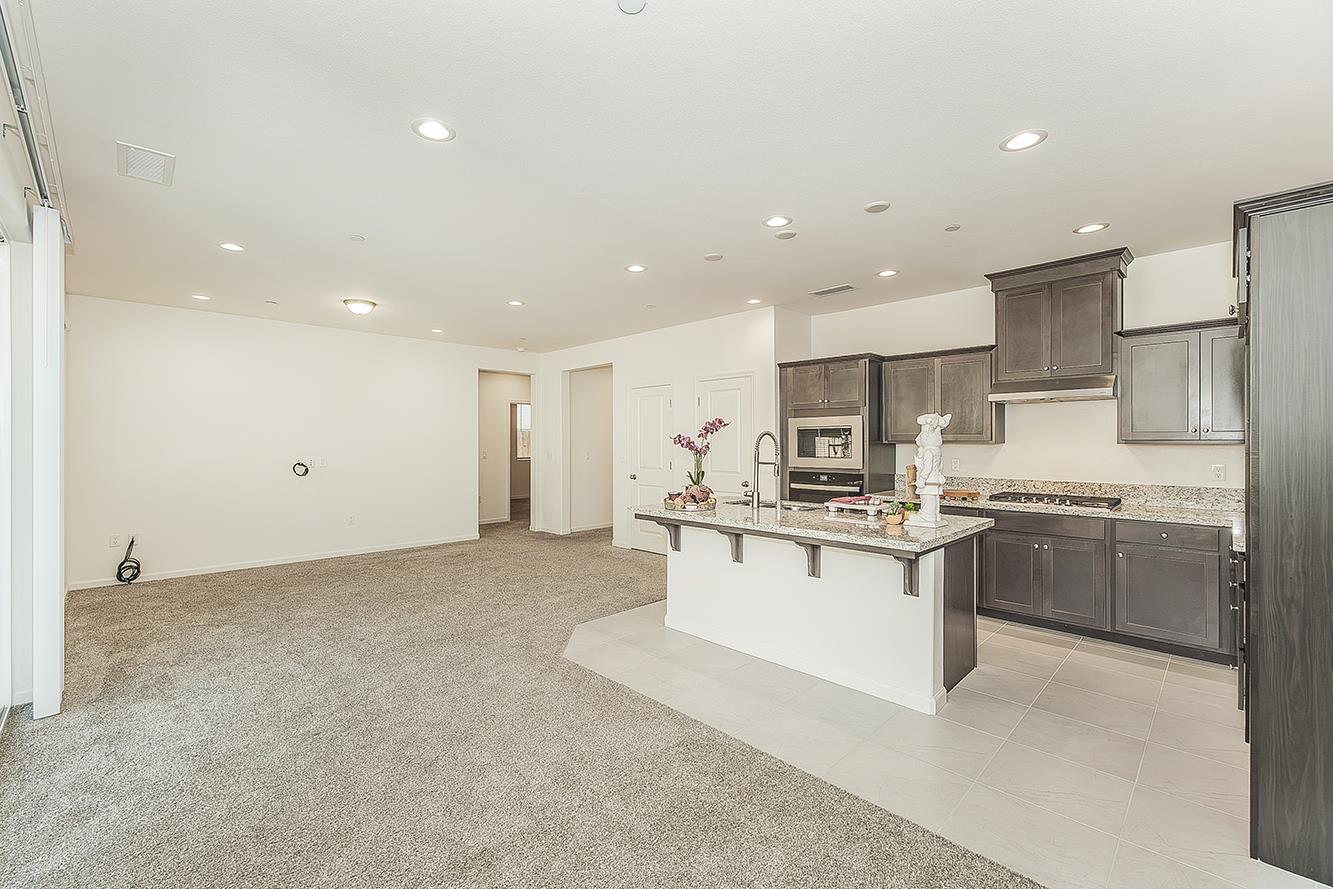 4161 Mitchell Ave, Clovis, CA 93619