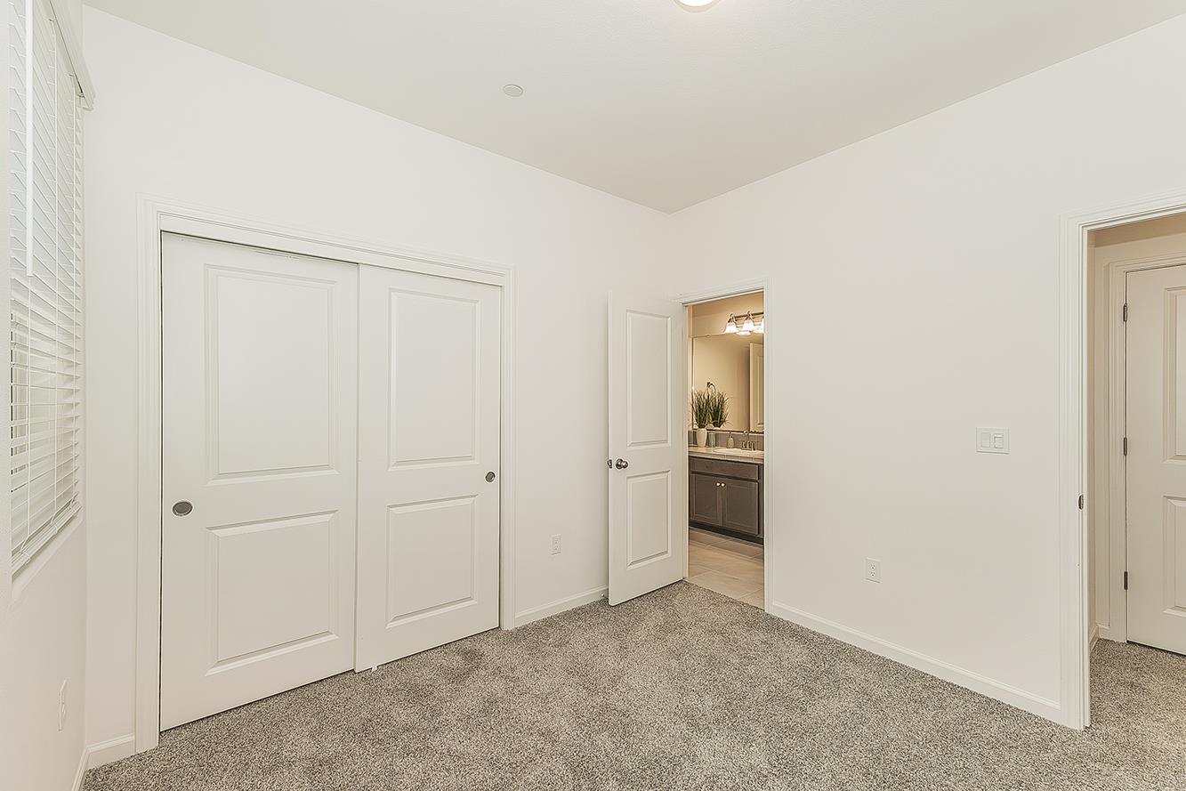 4161 Mitchell Ave, Clovis, CA 93619