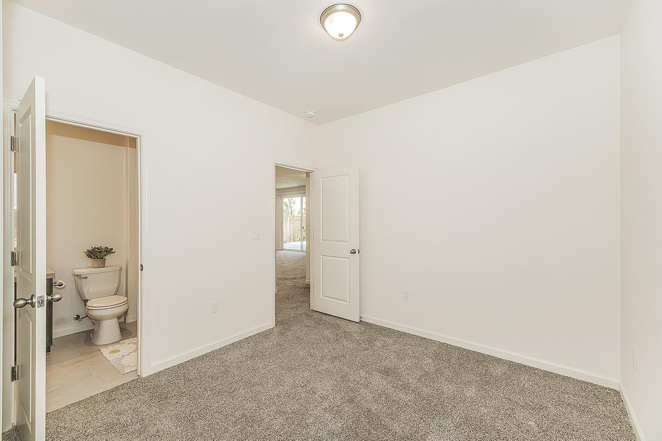 4161 Mitchell Ave, Clovis, CA 93619