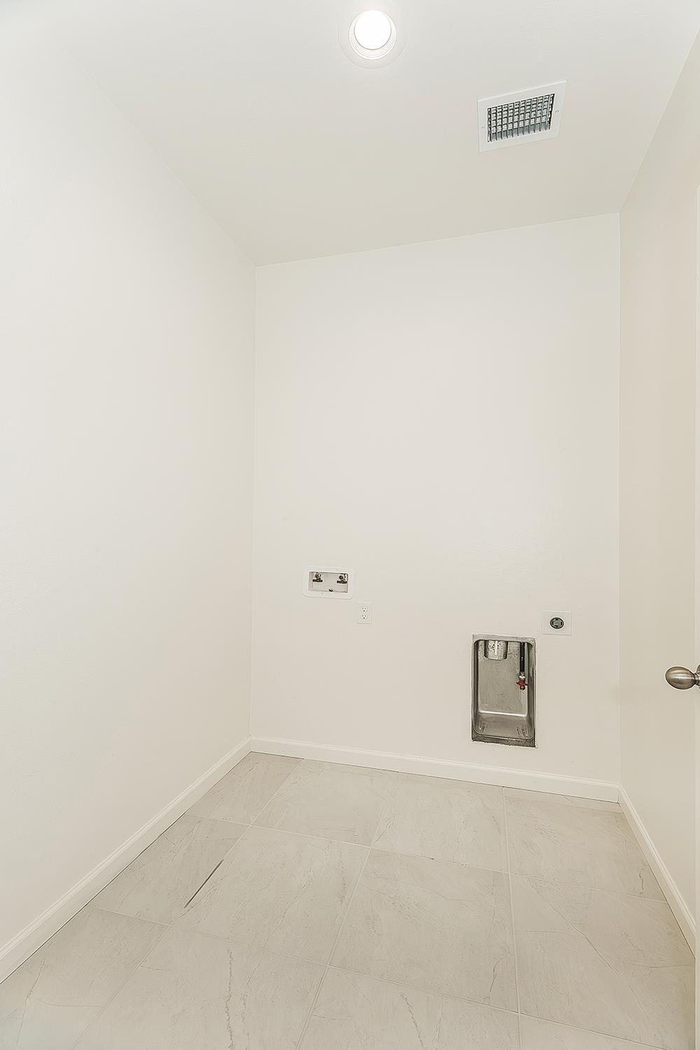 4161 Mitchell Ave, Clovis, CA 93619