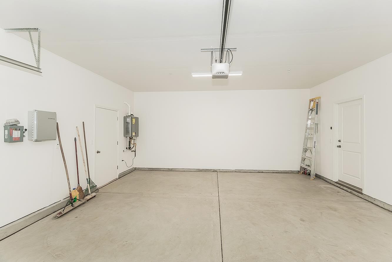 4161 Mitchell Ave, Clovis, CA 93619