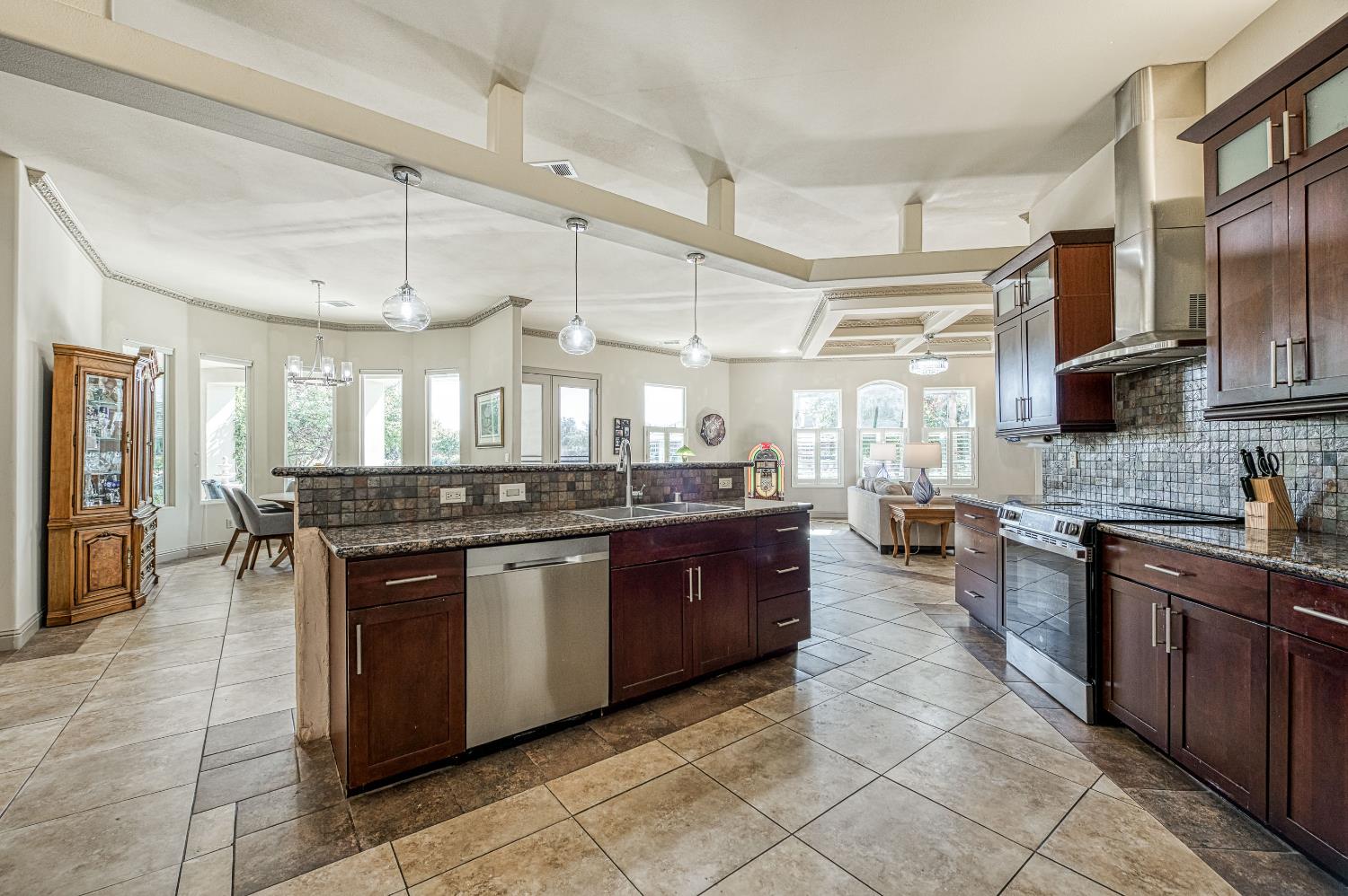 11003 E Egret, Clovis, CA 93619