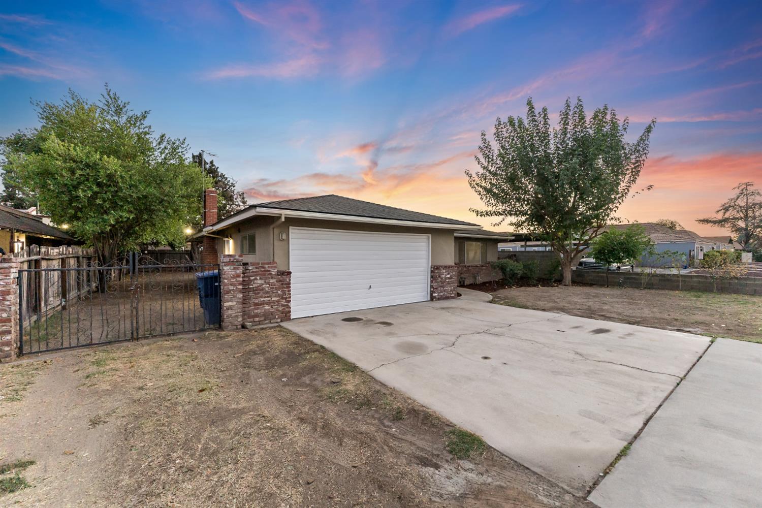 4560 E Fountain Way, Fresno, CA 93726