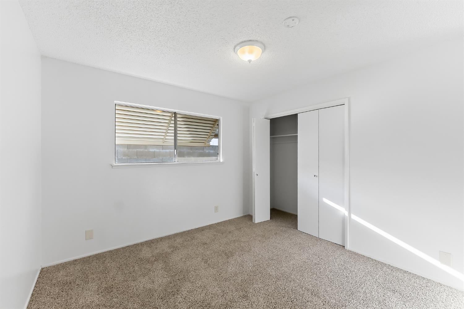 4560 E Fountain Way, Fresno, CA 93726