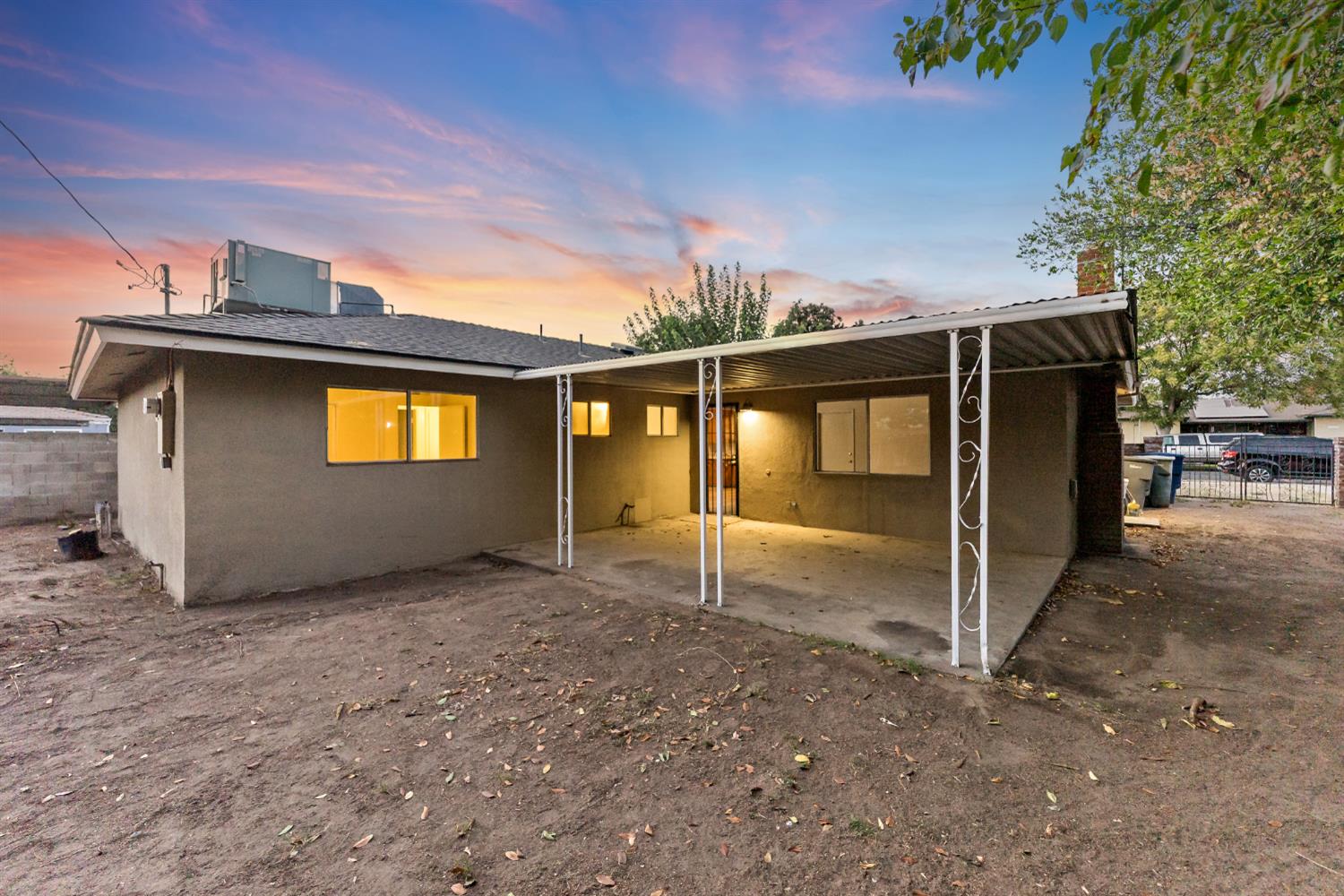 4560 E Fountain Way, Fresno, CA 93726